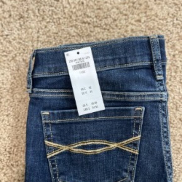 Abercrombie Kids Girls 11/12 Low-Rise Bootcut Jeans - Picture 3 of 10
